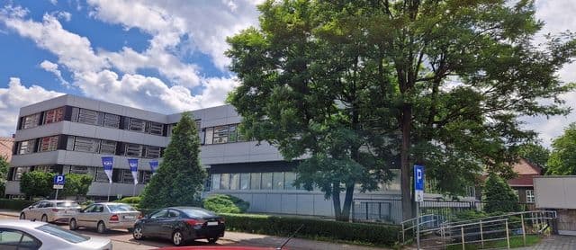 Budynek do podziału na lokale użytkowe 