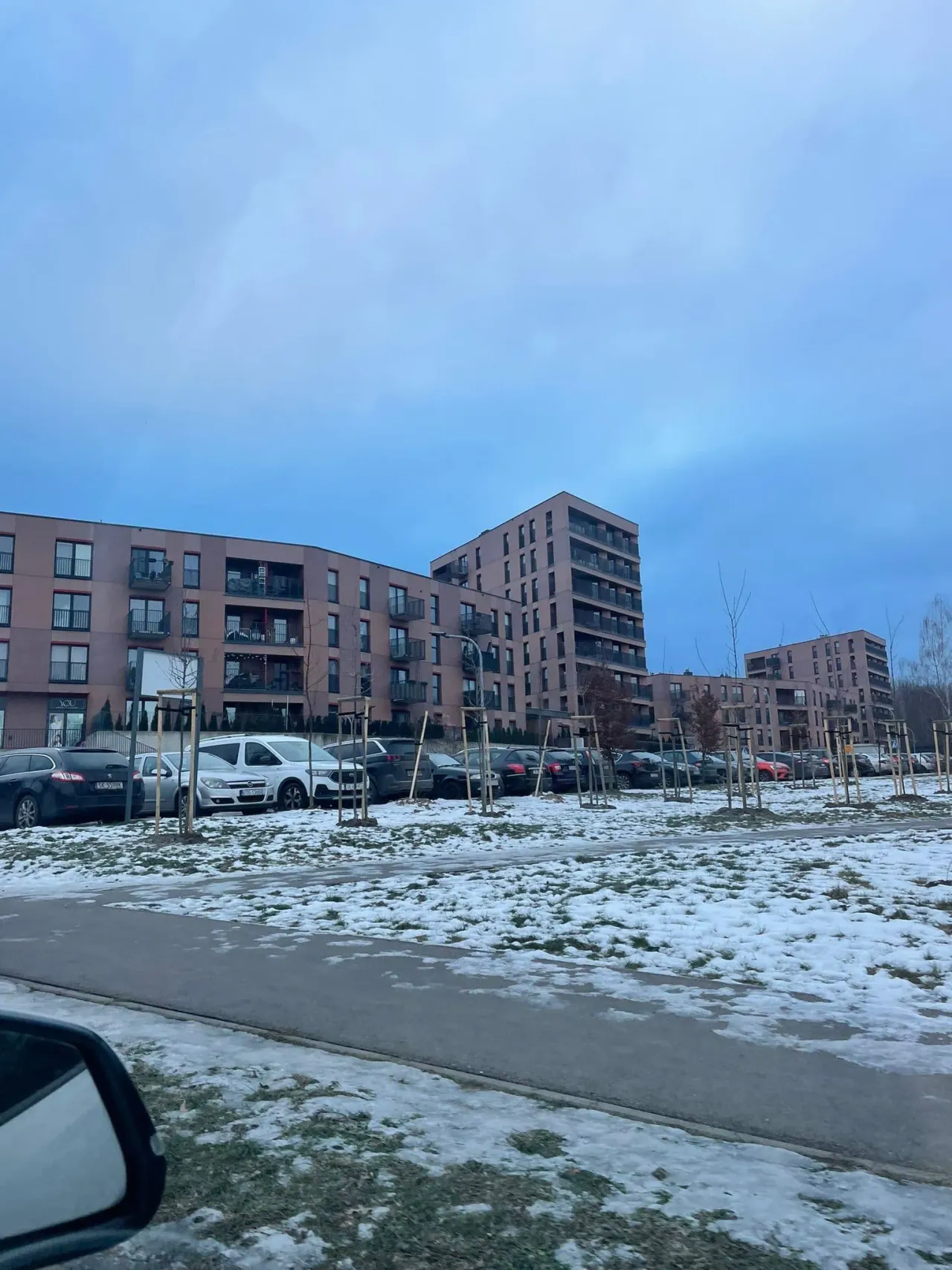 Lokale biurowe w przyziemiu hostelu Jantor ( 15m2 plus ) w stanie deweloperskim