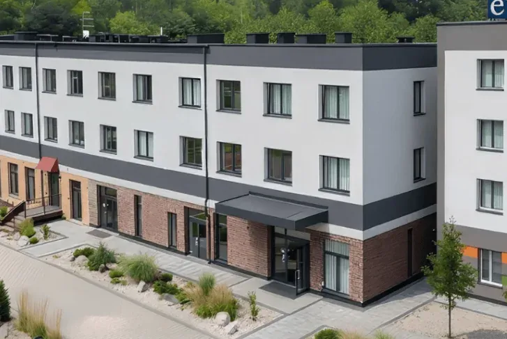 Lokale biurowe w przyziemiu hostelu Jantor ( 15m2 plus ) w stanie deweloperskim